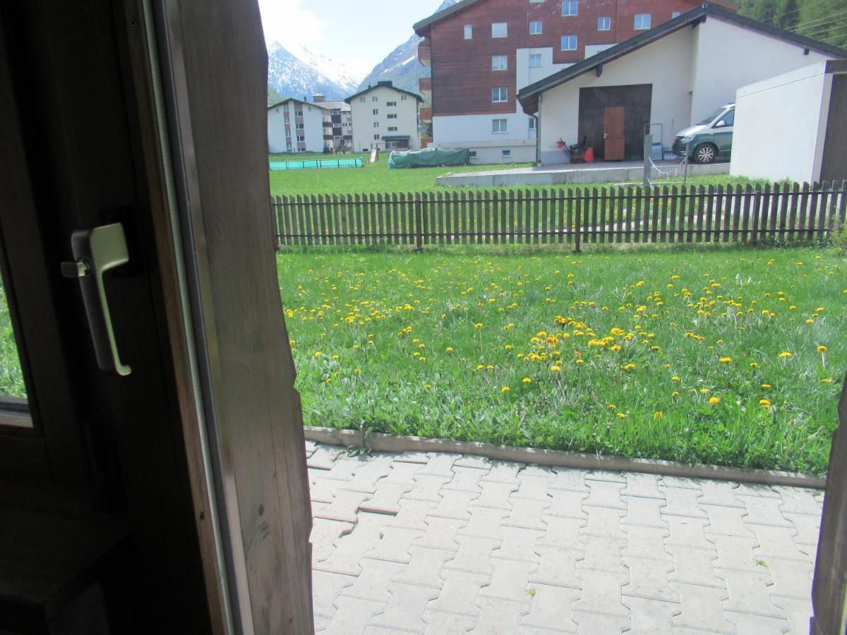 Free Cable Car & Bus In The Summer Haus L'Oree Saas-Grund Pokoj fotografie